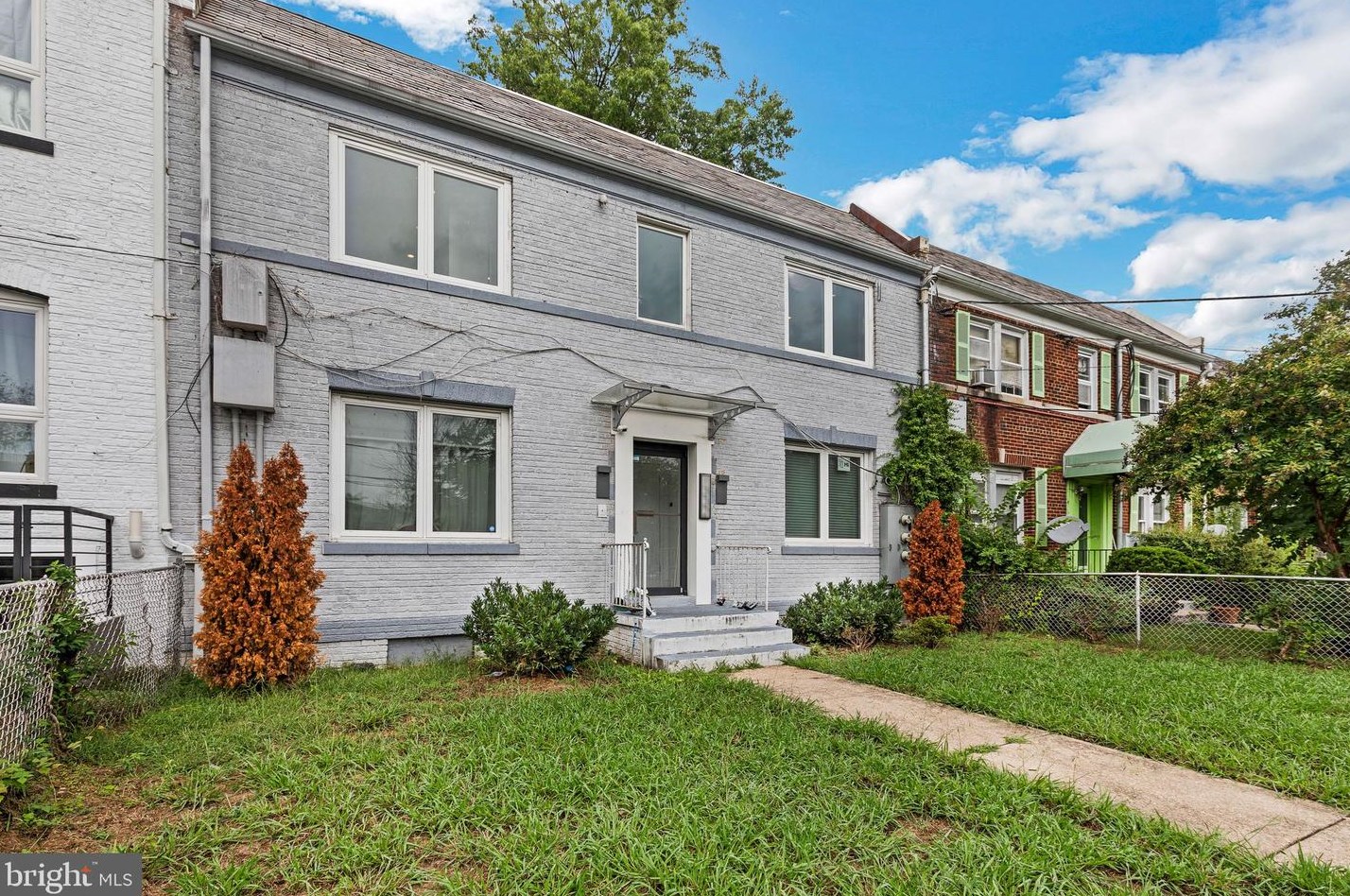 1332 Bryant St, Washington DC  20018-1173 exterior