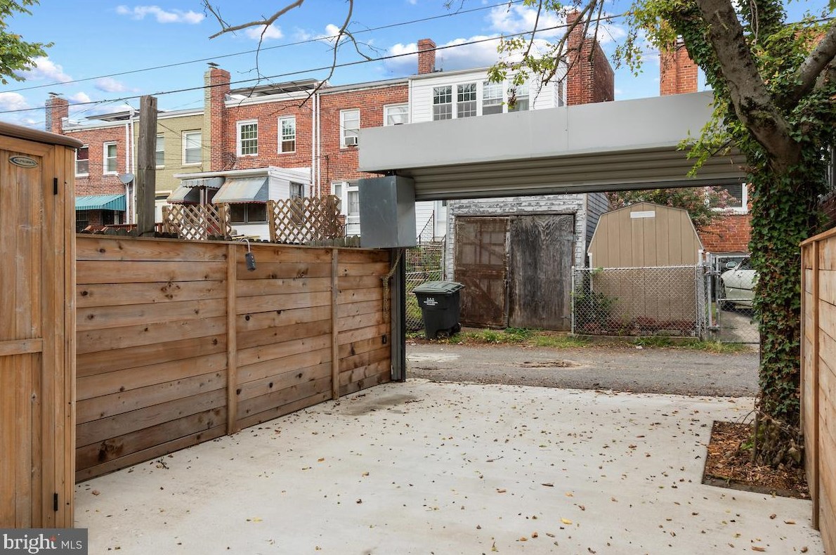 1842 L St, Washington DC 20002-3024 exterior