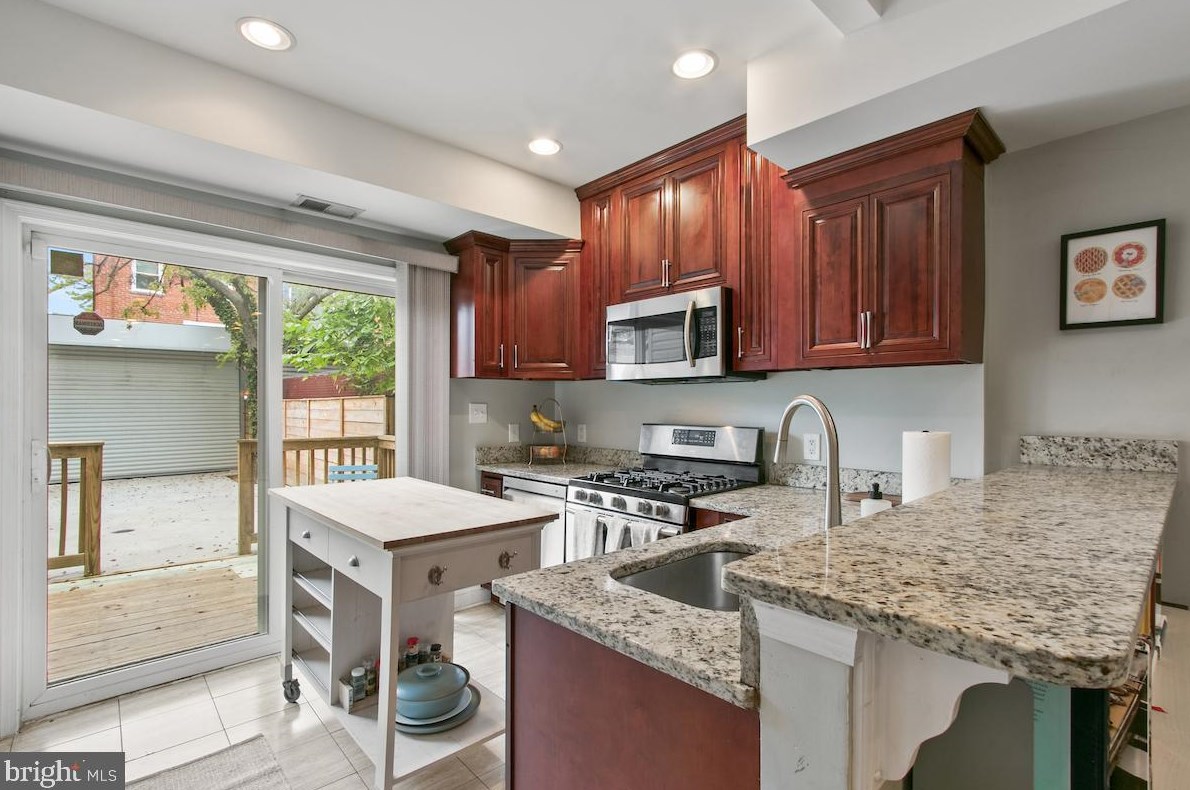 1842 L St, Washington DC 20002-3024 exterior