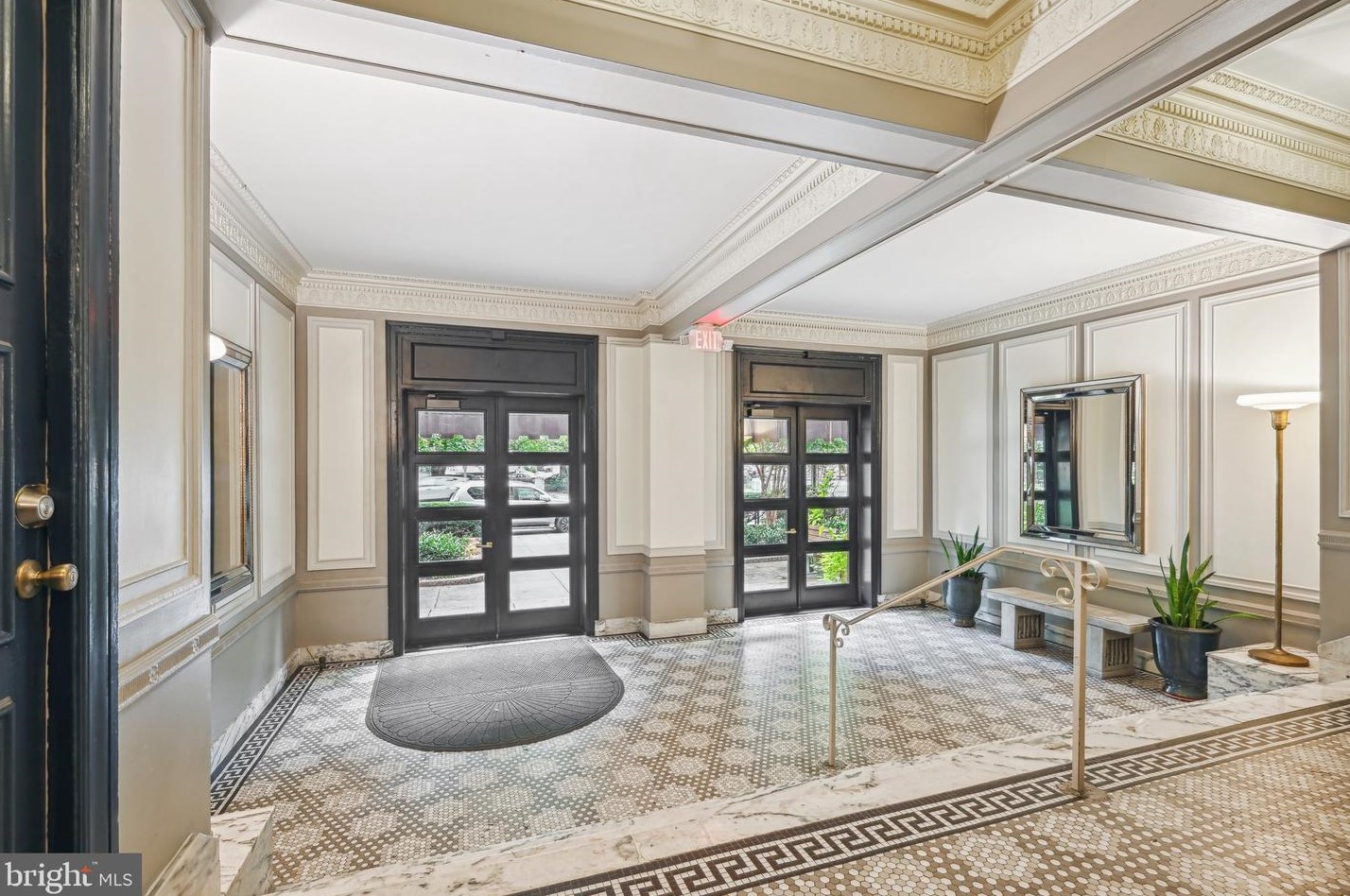 1925 16th St, Washington DC  20020-4870 exterior