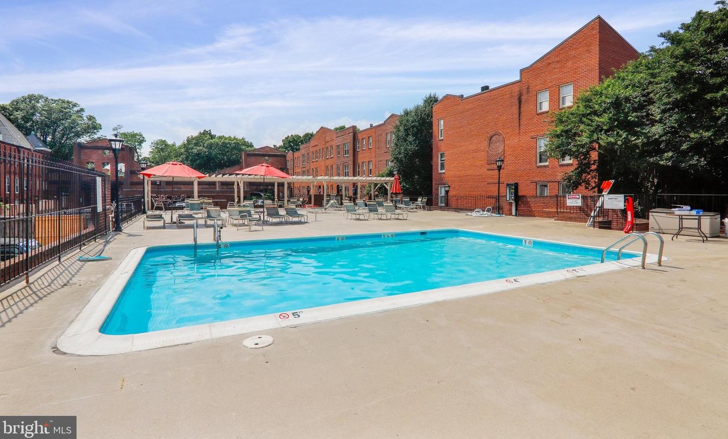 1440 Capitol St, Washington DC 20003-1572 exterior