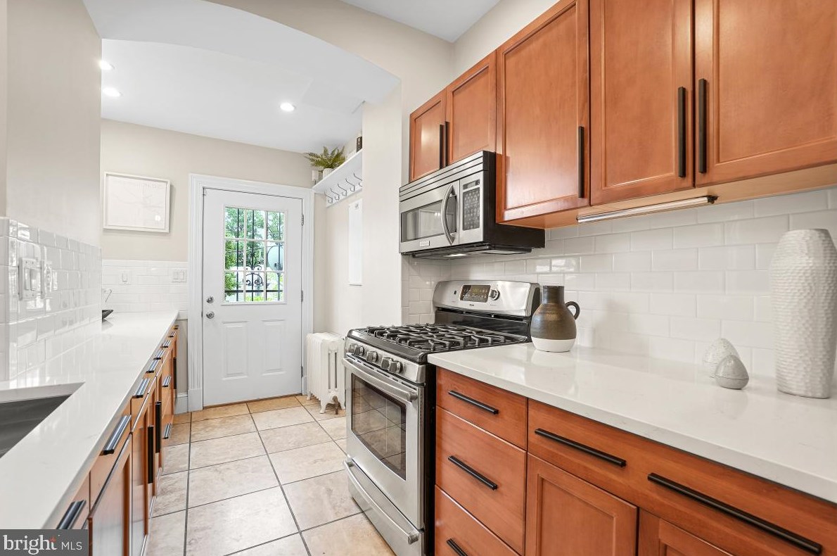 422 Irving St, Washington DC 20010-2913 exterior