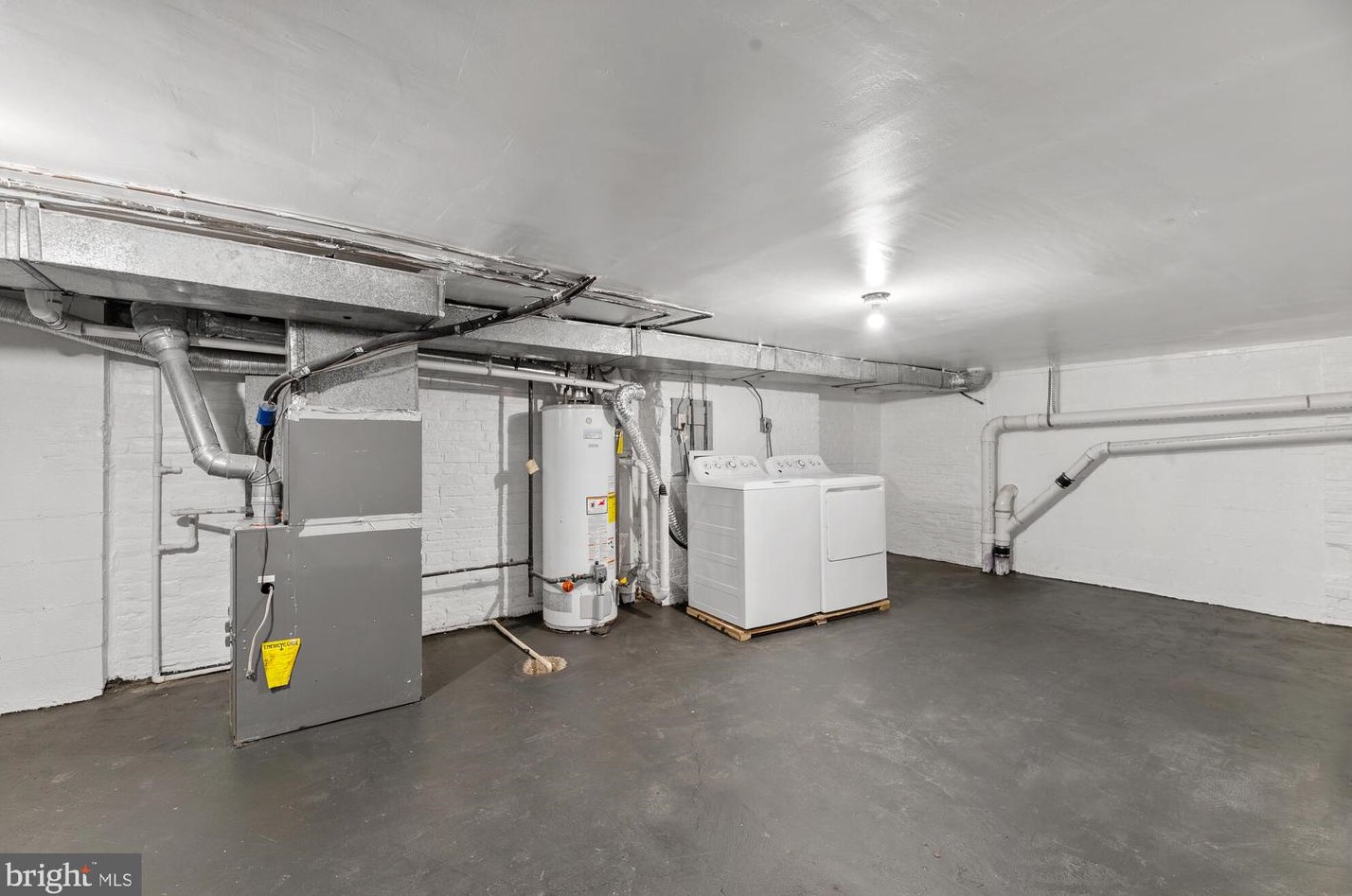 1221 N St, Washington DC  20005-5102 exterior