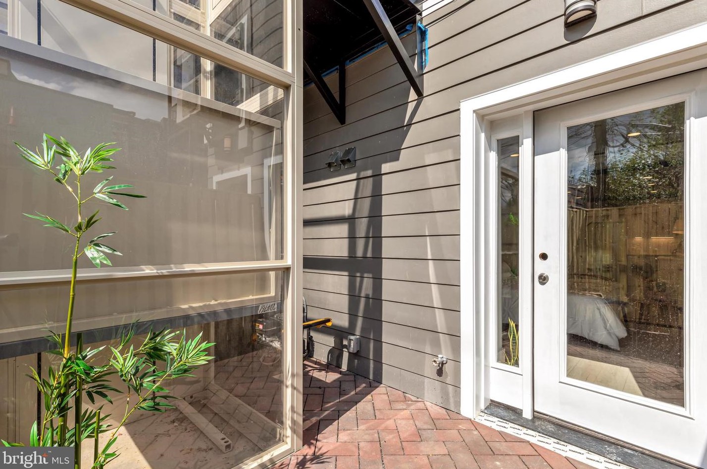 4014 Georgia Ave, Washington DC  20011-5857 exterior