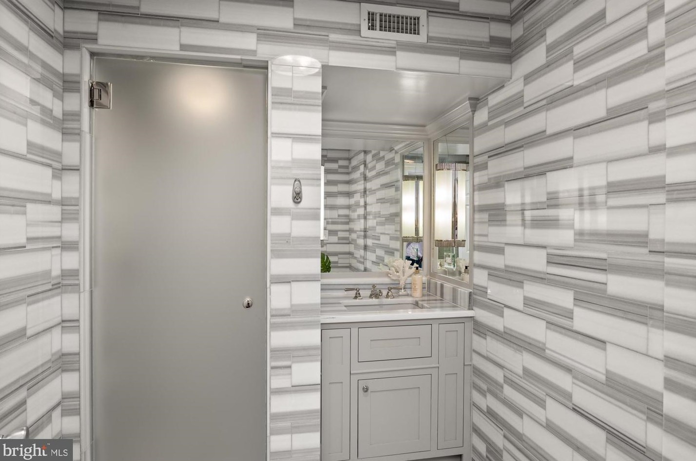 710 Capitol St, Washington DC 20003-1345 exterior