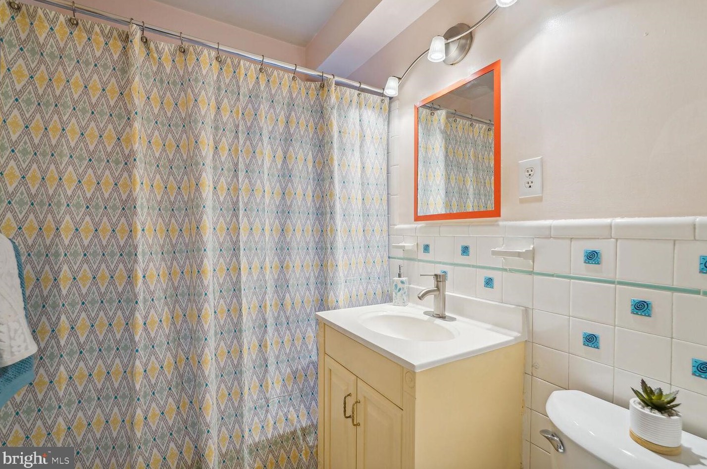 2354 King Pl, Washington DC 20007-1029 exterior