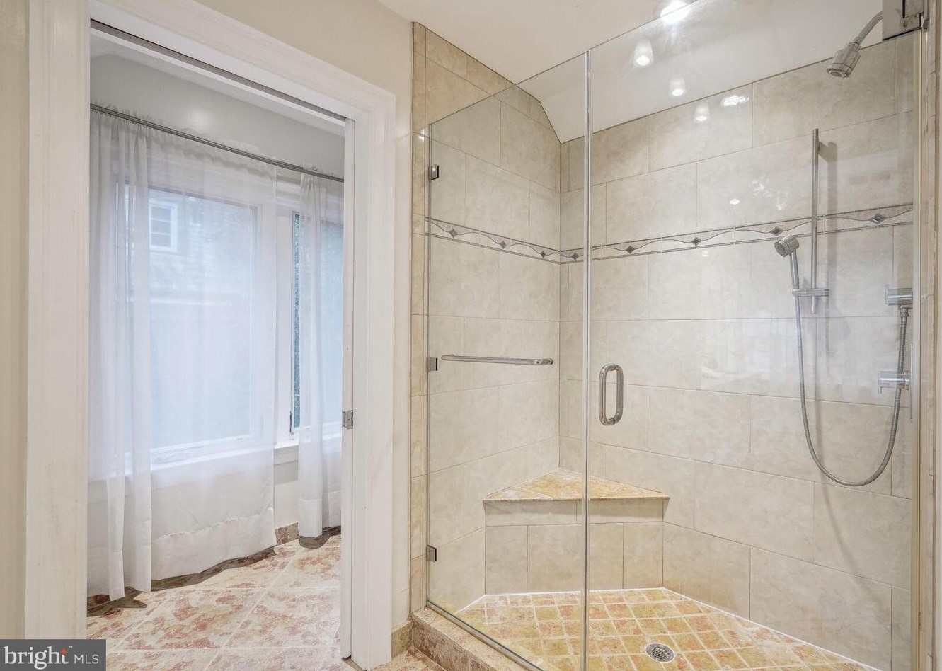 2354 King Pl, Washington DC 20007-1029 exterior