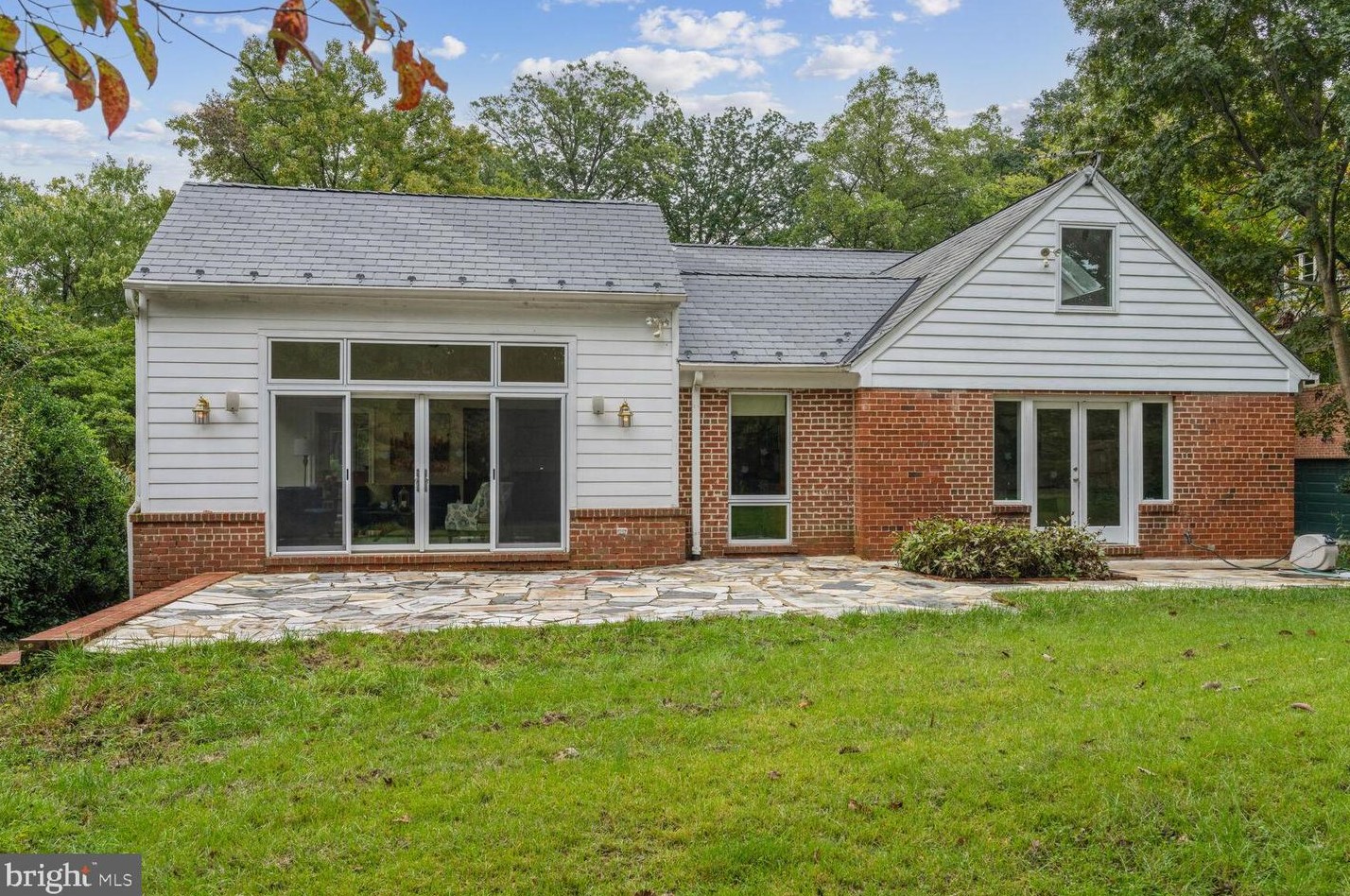 2354 King Pl, Washington DC 20007-1029 exterior