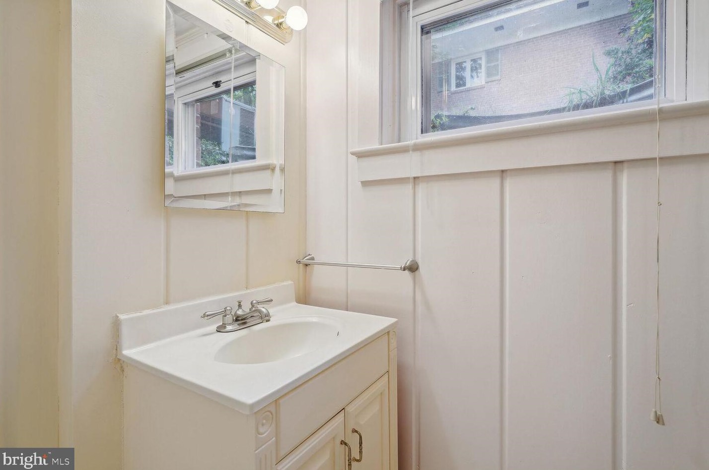 2354 King Pl, Washington DC 20007-1029 exterior