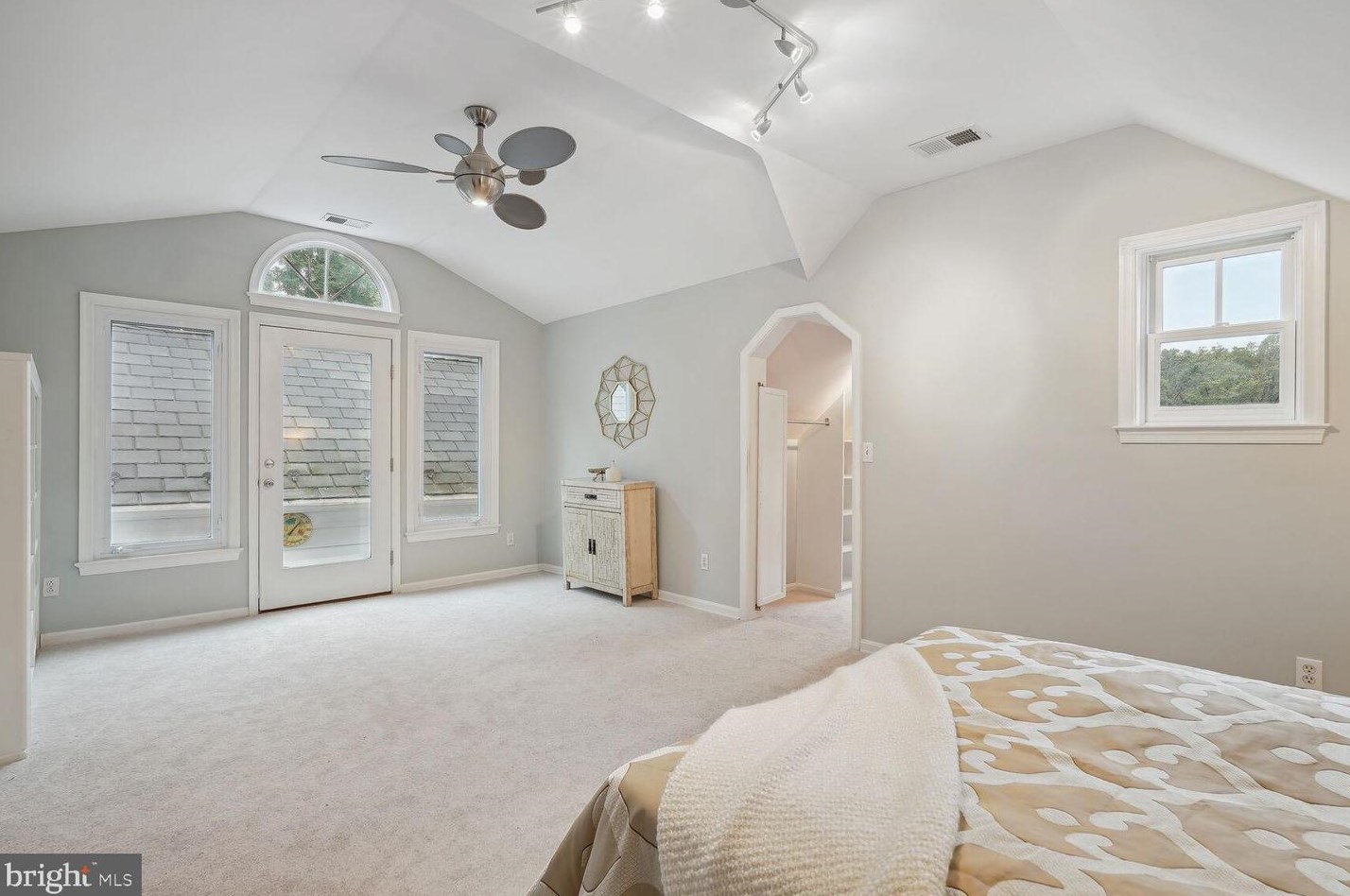 2354 King Pl, Washington DC 20007-1029 exterior