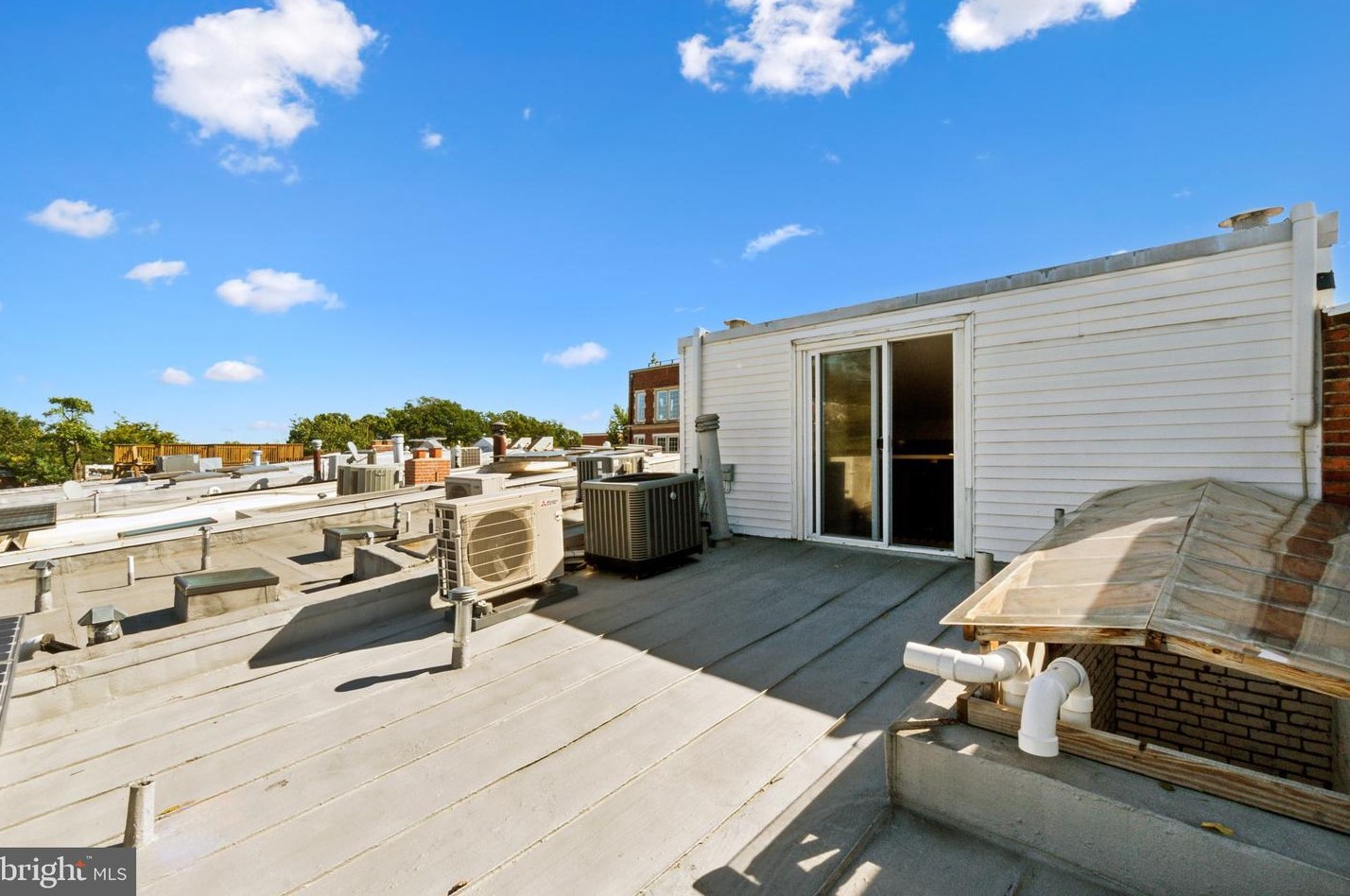 1334 Independence Ave, Washington DC 20003-2365 exterior