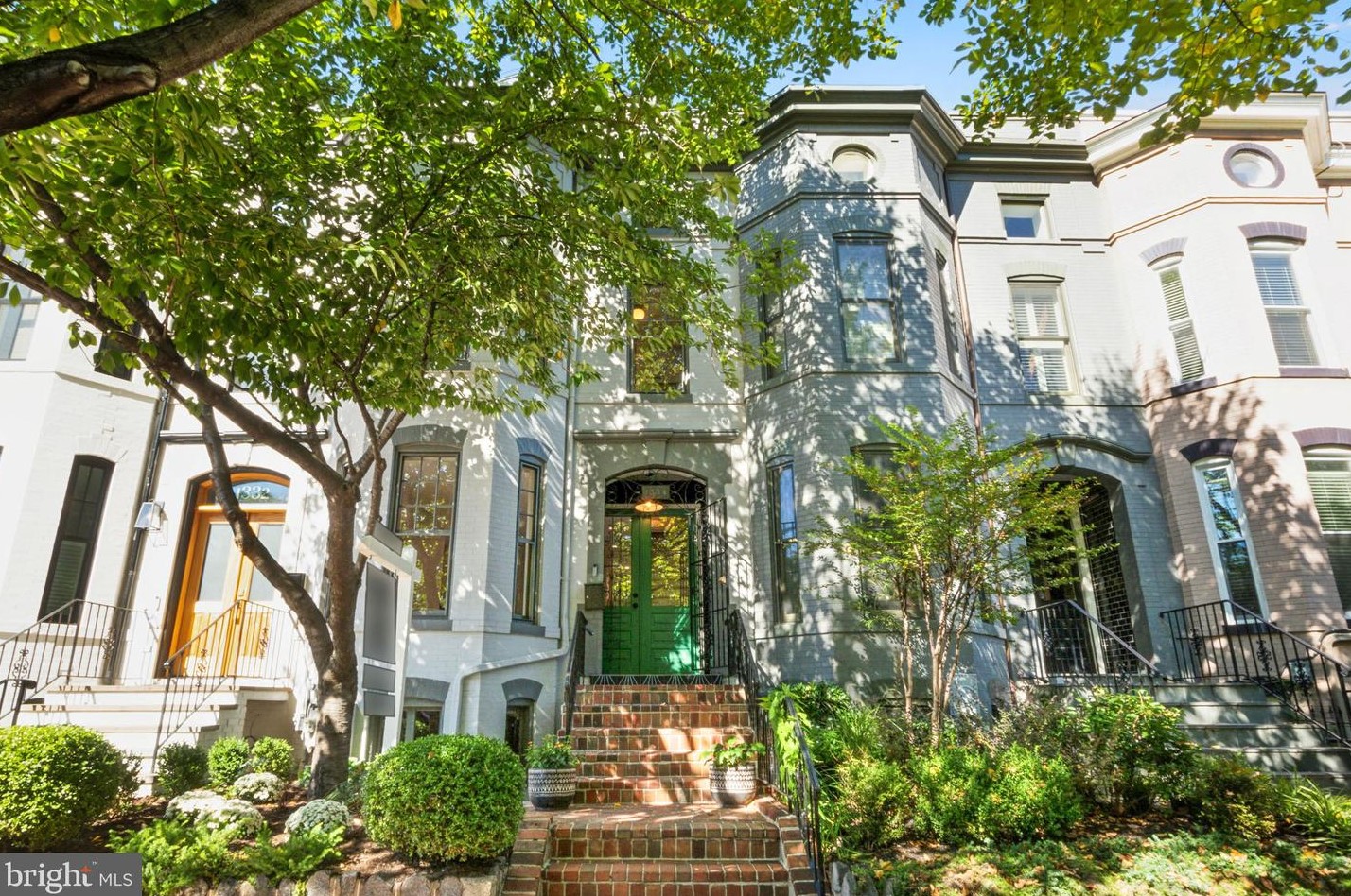 1334 Independence Ave, Washington DC 20003-2365 exterior