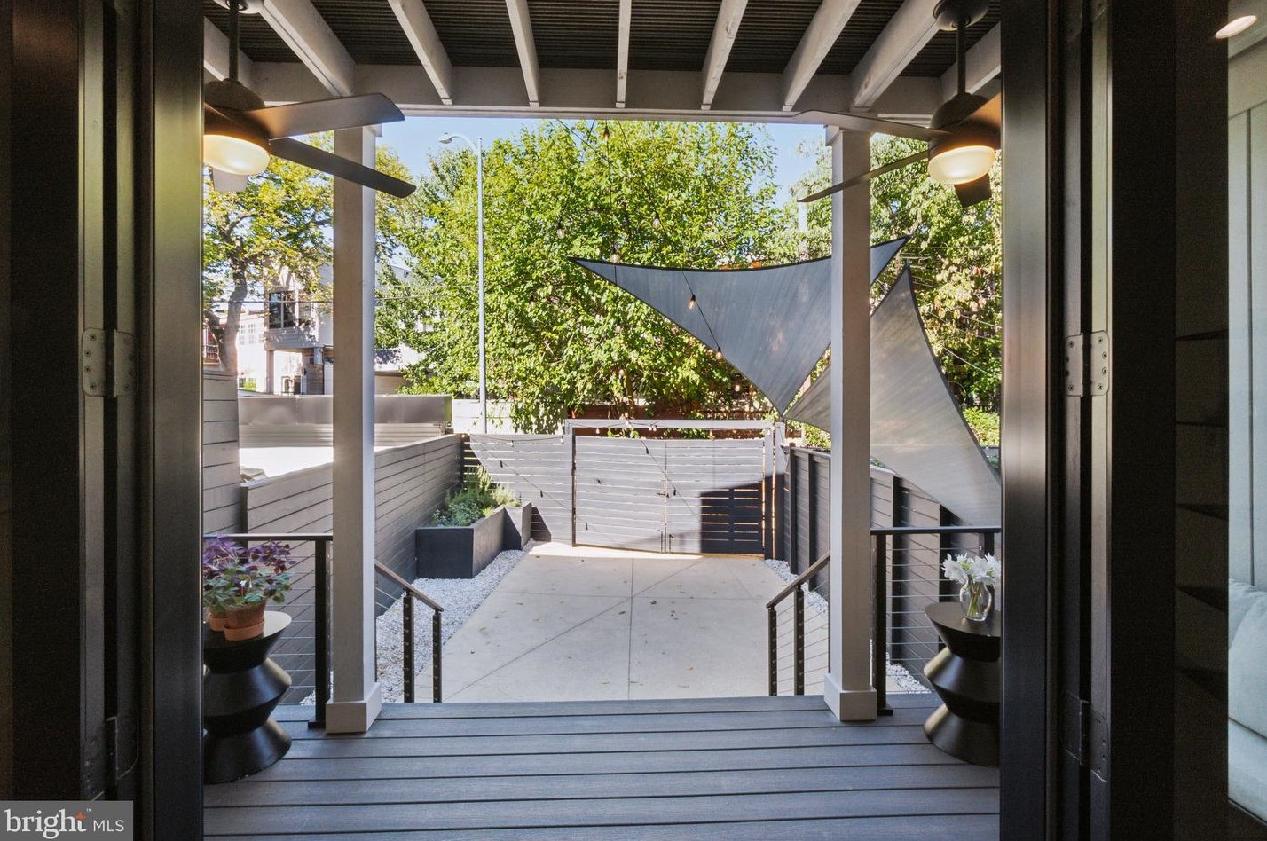 1334 Independence Ave, Washington DC 20003-2365 exterior