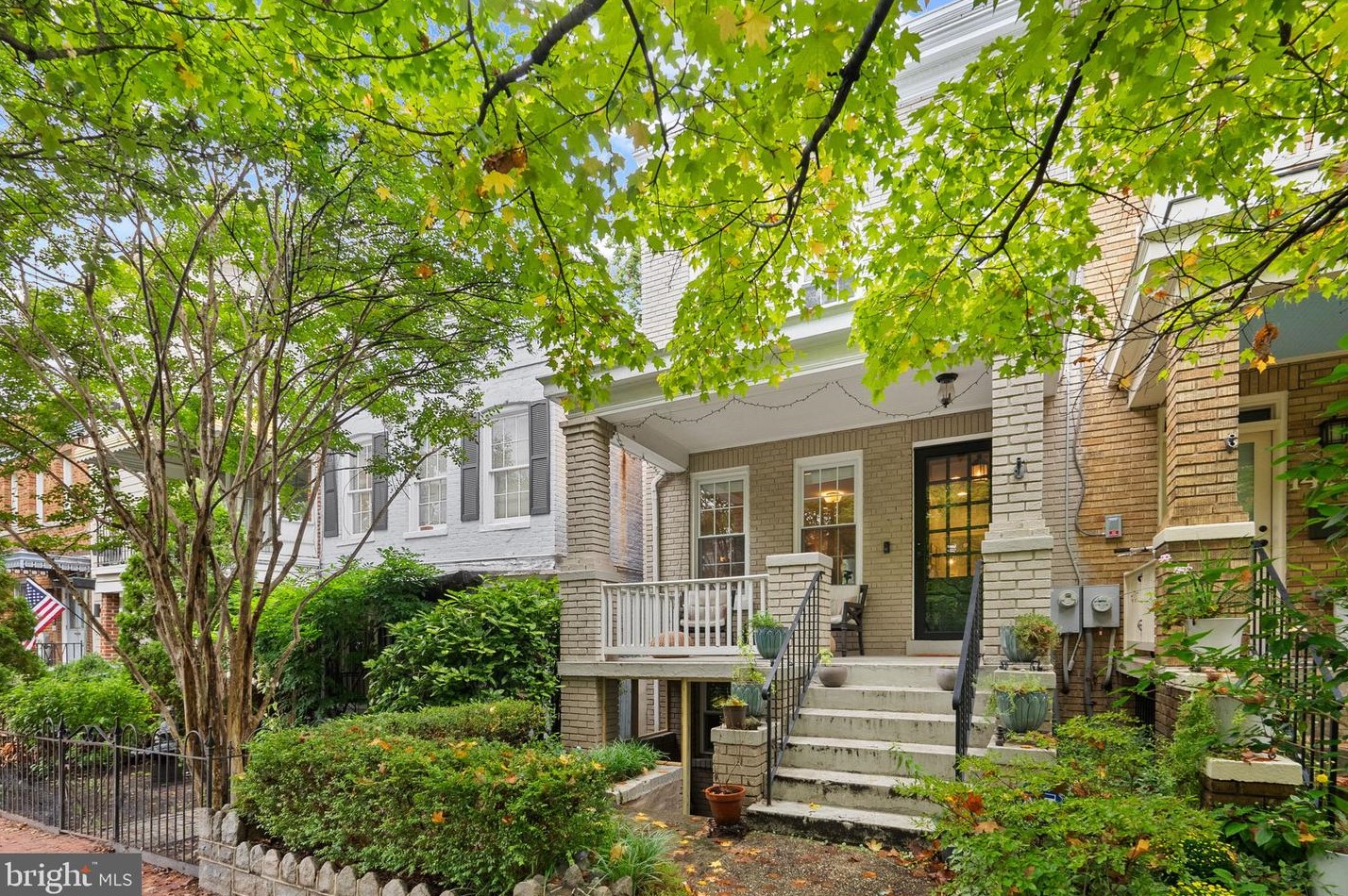 1422 A St, Washington DC  20003-1523 exterior