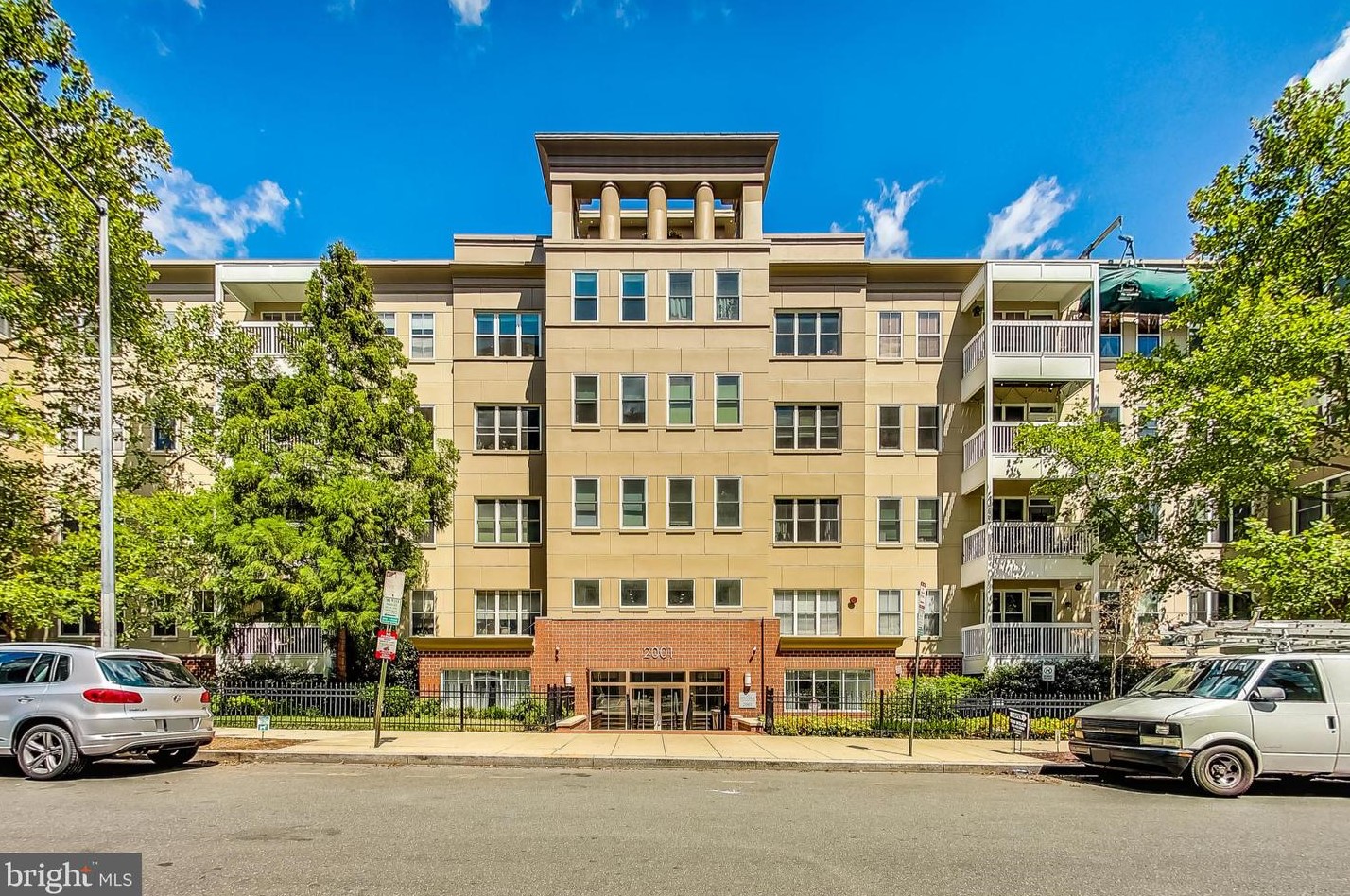 2001 12th St, Washington DC  20009-4574 exterior