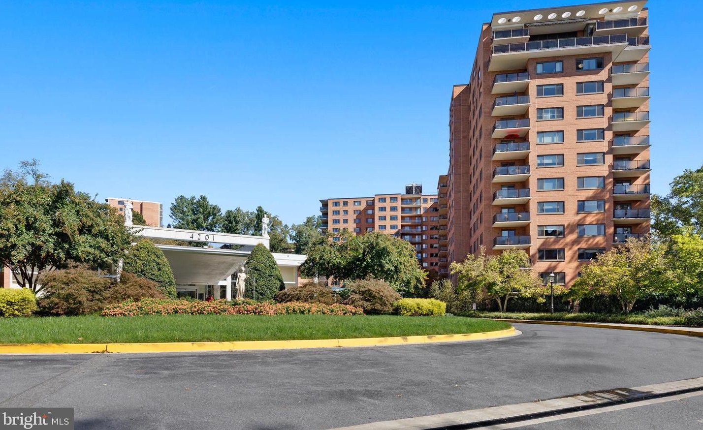 4201 Cathedral Ave, Washington DC  20016-4901 exterior