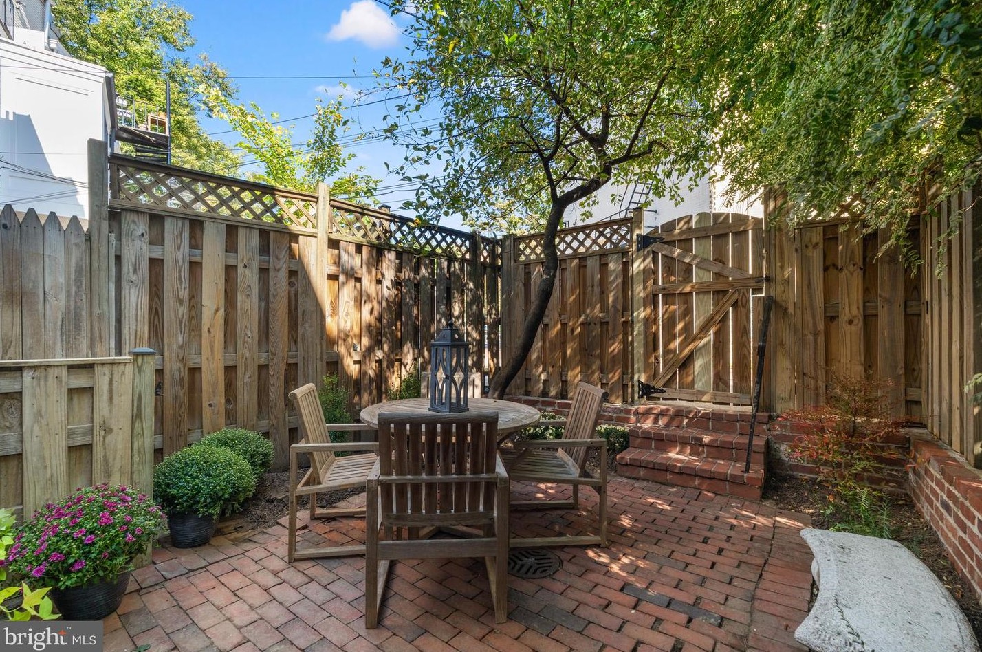 1973 Biltmore St, Washington DC 20009-1903 exterior