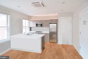 1072 Thomas Jefferson St NW, Washington, DC 20007 - Photo 49