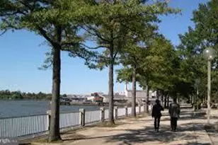 490 M St SW, Washington, DC 20024 - Photo 11