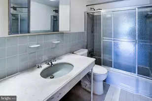 4201 Cathedral Ave NW, Washington, DC 20016 - Photo 29