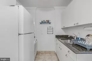 922 24th St NW, Washington, DC 20037 - Photo 3