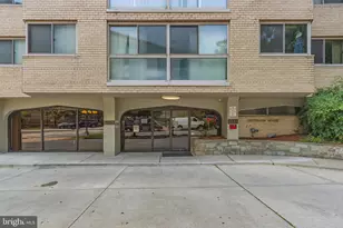 922 24th St NW, Washington, DC 20037 - Photo 25