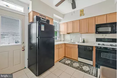 1374 C Street NE, Washington, DC 20002 - Photo 9