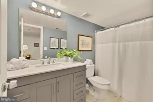 100 W St NW, Washington, DC 20001 - Photo 49