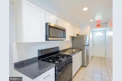 4013 Gault Place NE #302, Washington, DC 20019 - Photo 3