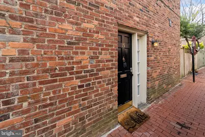 19 Snows Court NW, Washington, DC 20037 - Photo 15