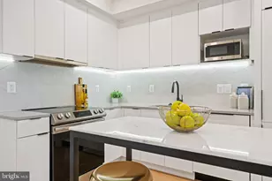 733 8th St SE, Washington, DC 20003 - Photo 5