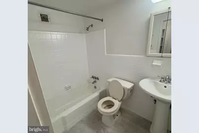 2710 Macomb Street NW #204, Washington, DC 20008 - Photo 5