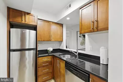 1367 K Street SE #B, Washington, DC 20003 - Photo 9