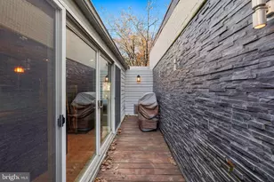 721 D St NE, Washington, DC 20002 - Photo 25