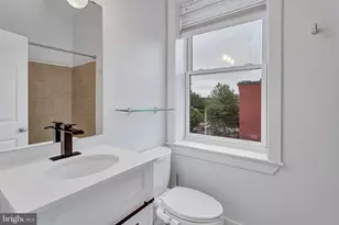 1240 4th St NW, Washington, DC 20001 - Photo 29