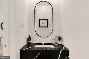 1205 10th St NW, Washington, DC 20001 - Photo 9