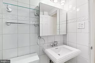 2475 Virginia Ave NW, Washington, DC 20037 - Photo 11