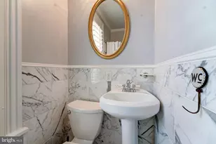 1237 29th St NW, Washington, DC 20007 - Photo 19