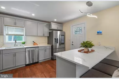 5077 Just Street NE, Washington, DC 20019 - Photo 9