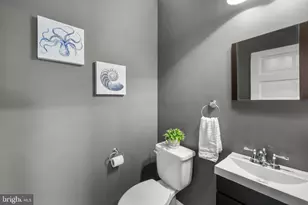 760 Hobart Pl NW, Washington, DC 20001 - Photo 19