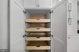 760 Hobart Pl NW, Washington, DC 20001 - Photo 15