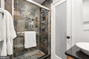 4297 Embassy Park Dr NW, Washington, DC 20016 - Photo 23