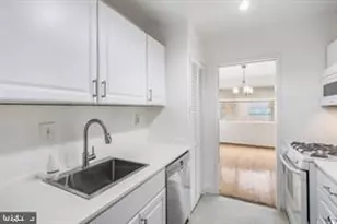 3900 Tunlaw Rd NW, Washington, DC 20007 - Photo 19