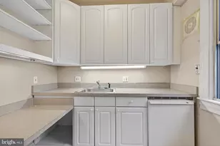 4000 Cathedral Ave NW, Washington, DC 20016 - Photo 17