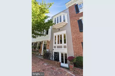 1239 30th Street NW, Washington, DC 20007 - Photo 1