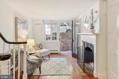 1239 30th Street NW, Washington, DC 20007 - Photo 3