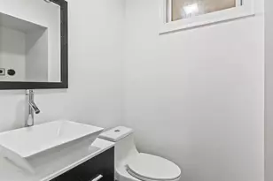 1260 16th St NE, Washington, DC 20002 - Photo 7