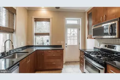1319 35th Street NW, Washington, DC 20007 - Photo 13