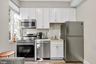 133 7th St SE, Washington, DC 20003 - Photo 7