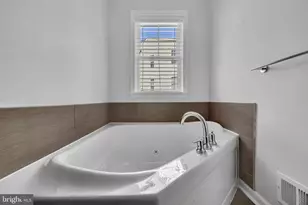 437 Woodcrest Dr SE, Washington, DC 20032 - Photo 31